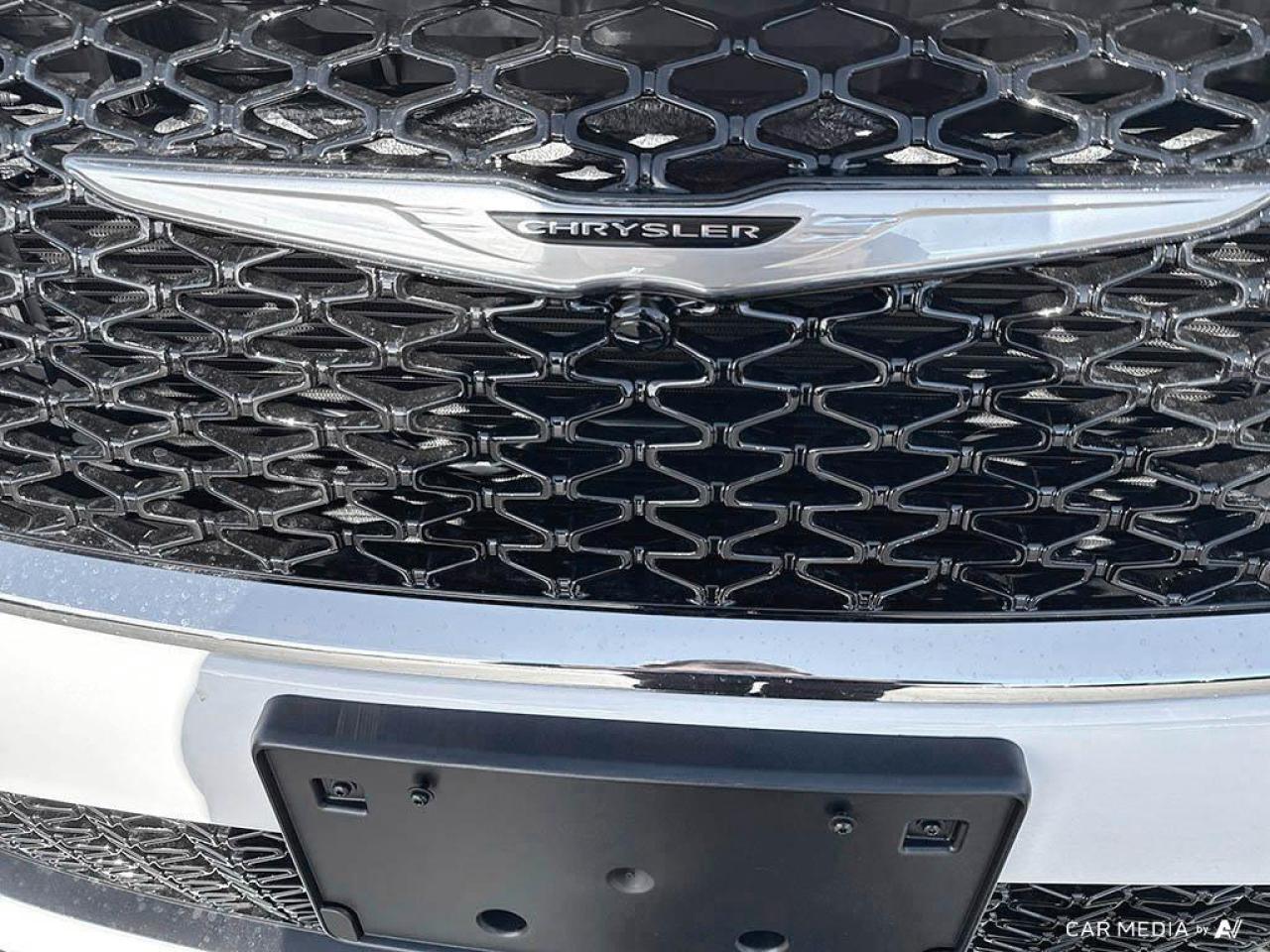 2026 Chrysler Pacifica Select All-Wheel Drive Passenger Van Photo