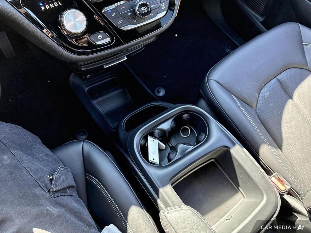 2026 Chrysler Pacifica Select All-Wheel Drive Passenger Van Photo