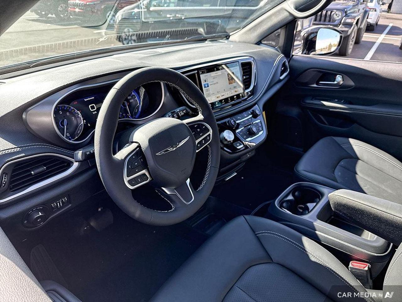 2026 Chrysler Pacifica Select All-Wheel Drive Passenger Van Photo