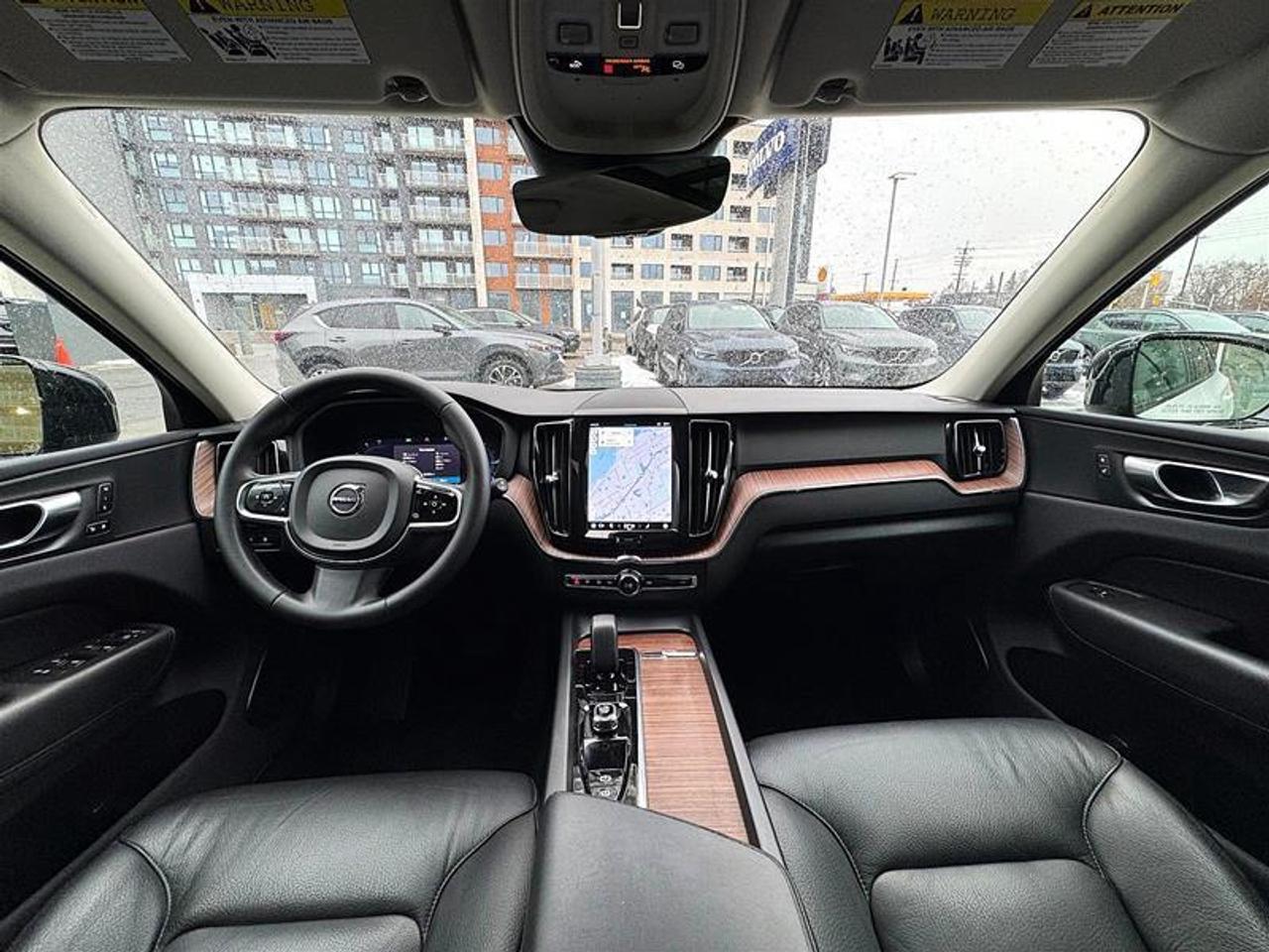 2024 Volvo XC60 Recharge T8 eAWD PHEV Plus Dark Theme Photo