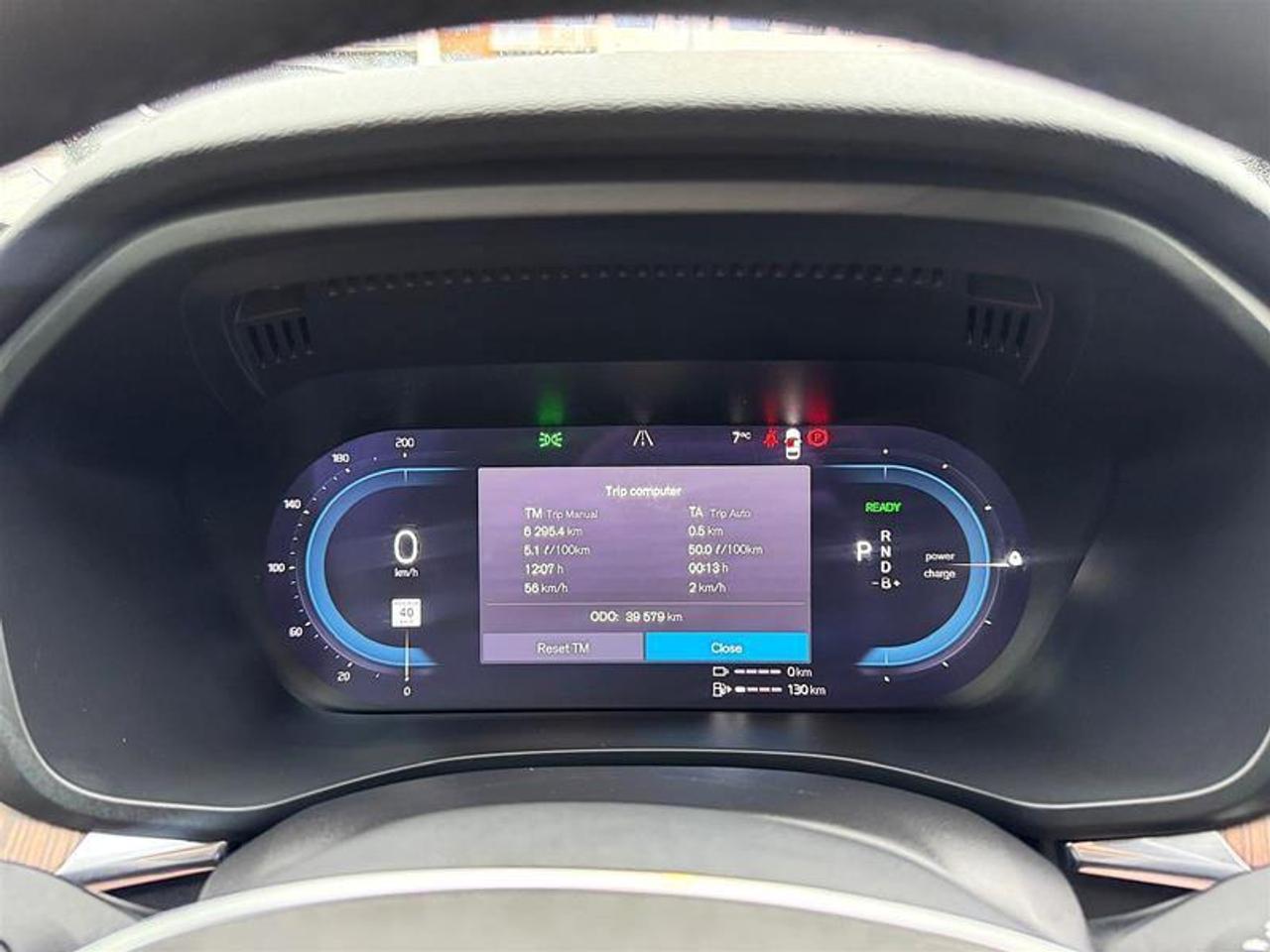 2024 Volvo XC60 Recharge T8 eAWD PHEV Plus Dark Theme Photo