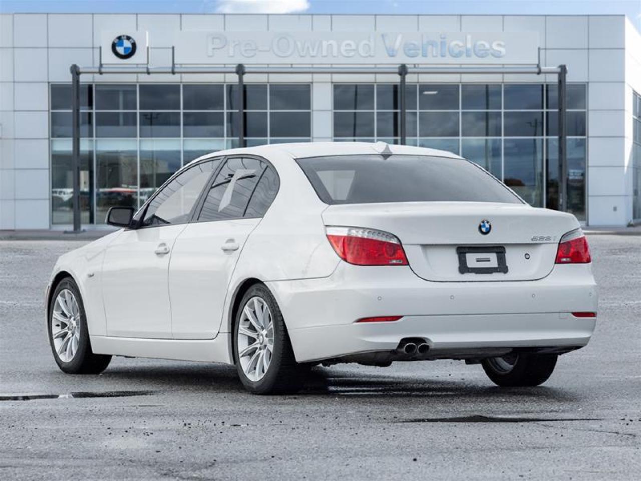 2009 BMW 528 i 4dr Rear-wheel Drive Sedan Photo