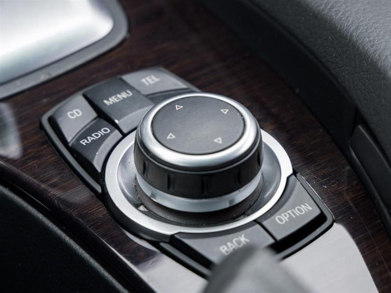 2009 BMW 528 i 4dr Rear-wheel Drive Sedan Photo