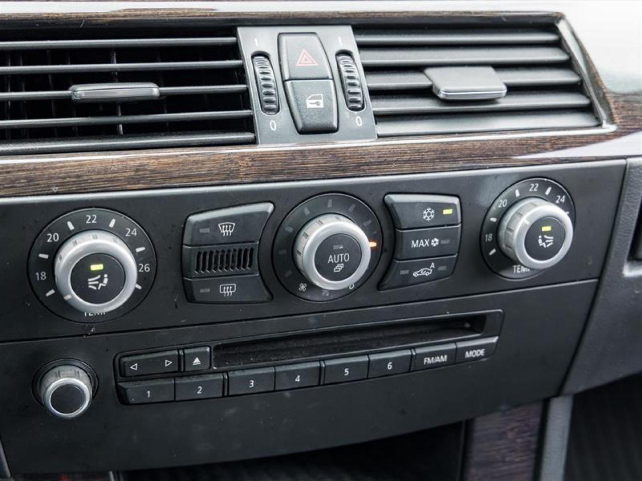 2009 BMW 528 i 4dr Rear-wheel Drive Sedan Photo