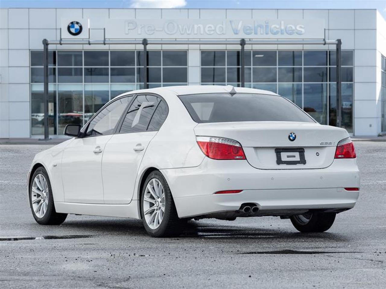 2009 BMW 528 i 4dr Rear-wheel Drive Sedan Photo