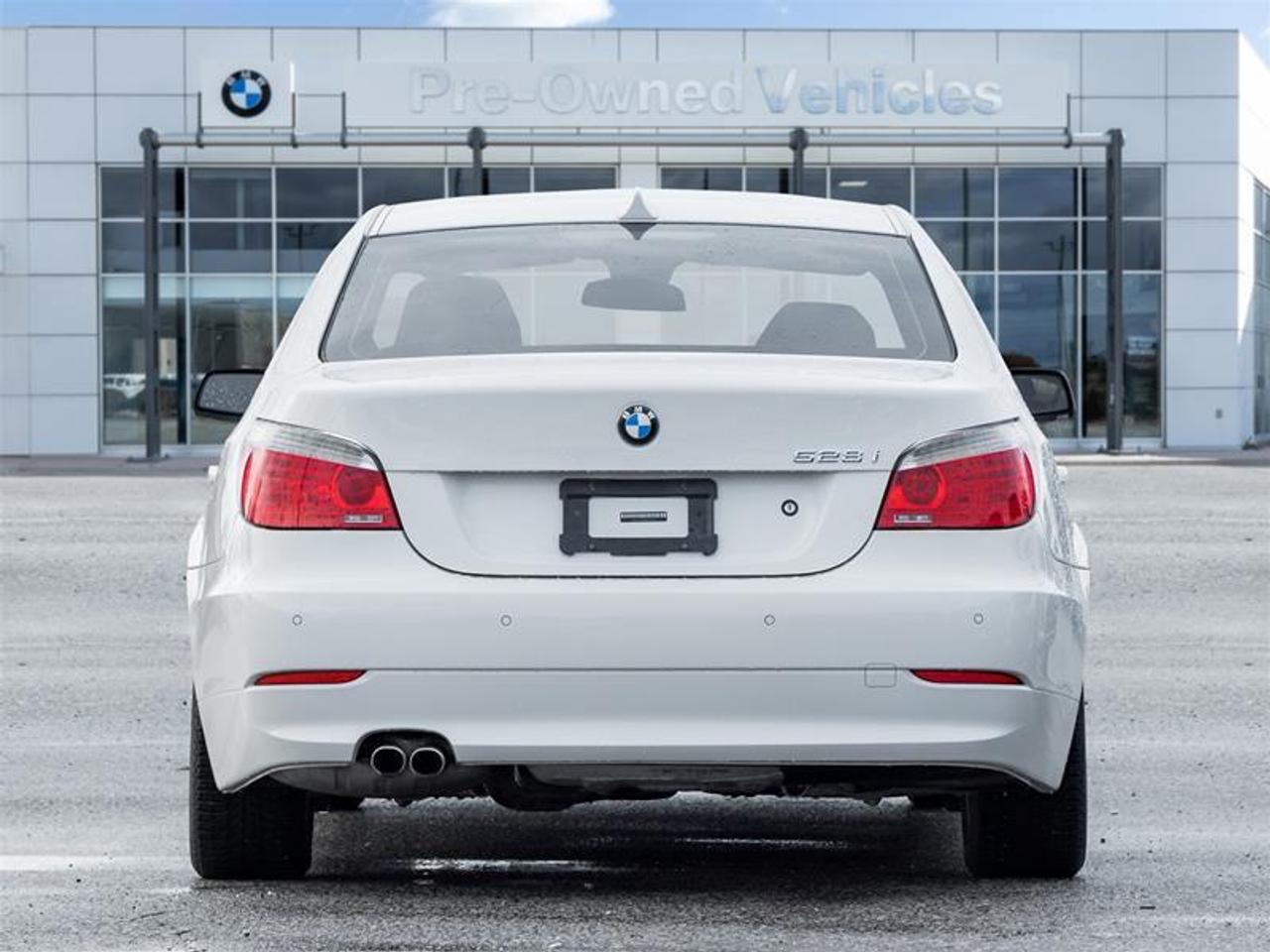 2009 BMW 528 i 4dr Rear-wheel Drive Sedan Photo