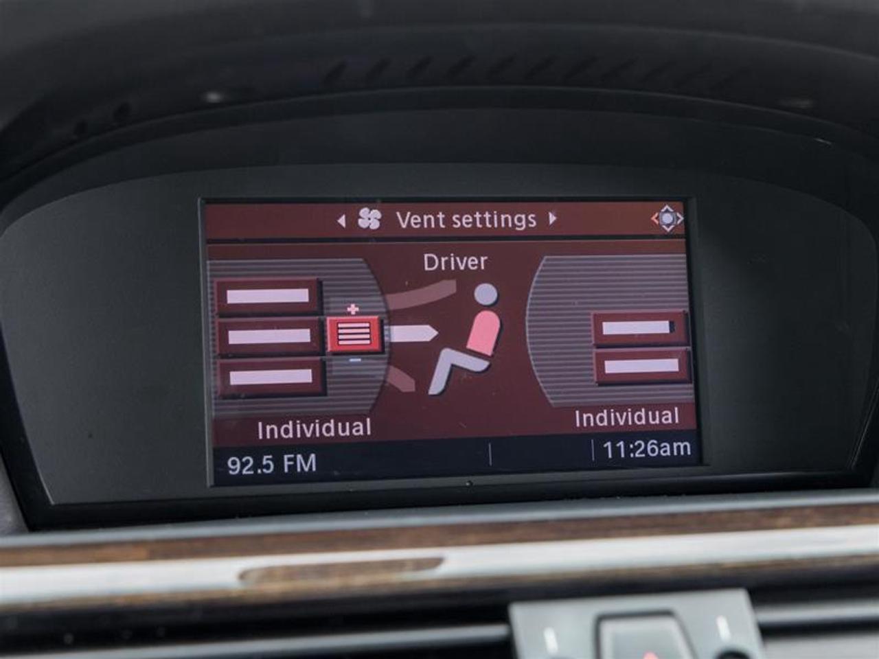 2009 BMW 528 i 4dr Rear-wheel Drive Sedan Photo