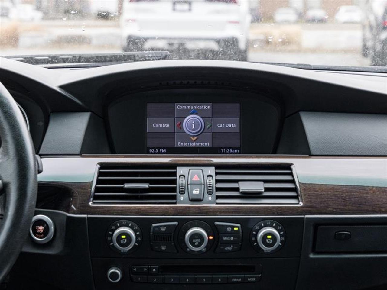 2009 BMW 528 i 4dr Rear-wheel Drive Sedan Photo