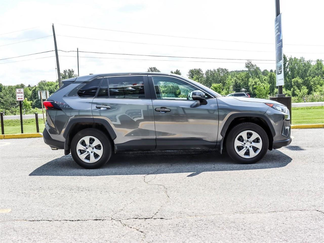 2022 Toyota RAV4 LE 4dr All-wheel Drive Photo