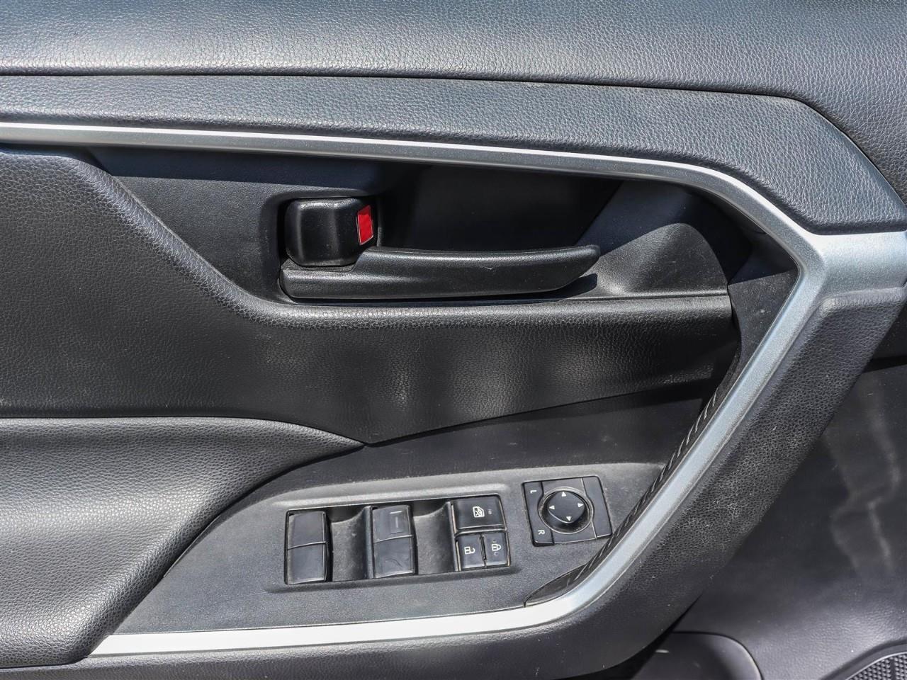 2022 Toyota RAV4 LE 4dr All-wheel Drive Photo