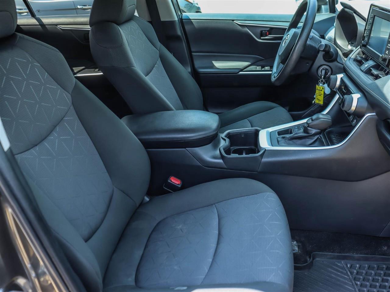 2022 Toyota RAV4 LE 4dr All-wheel Drive Photo