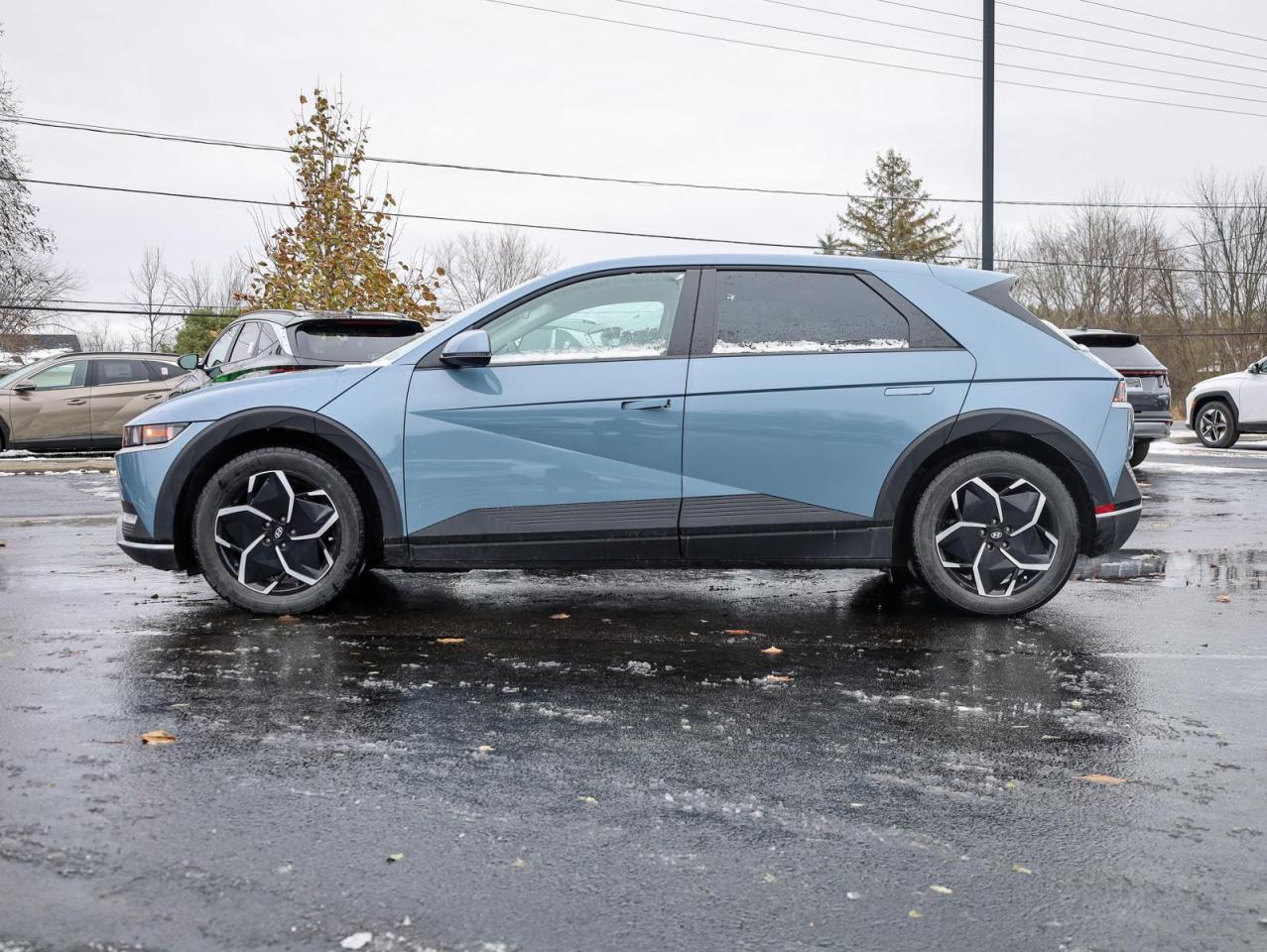 2024 Hyundai IONIQ 5 Preferred Long Range 4x2 Photo4