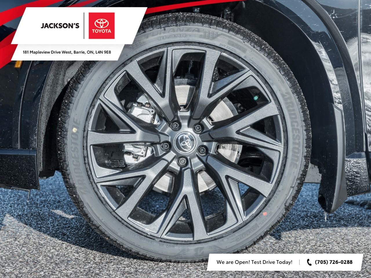 2025 Toyota Crown Signia Limited 4dr All-Wheel Drive Photo3