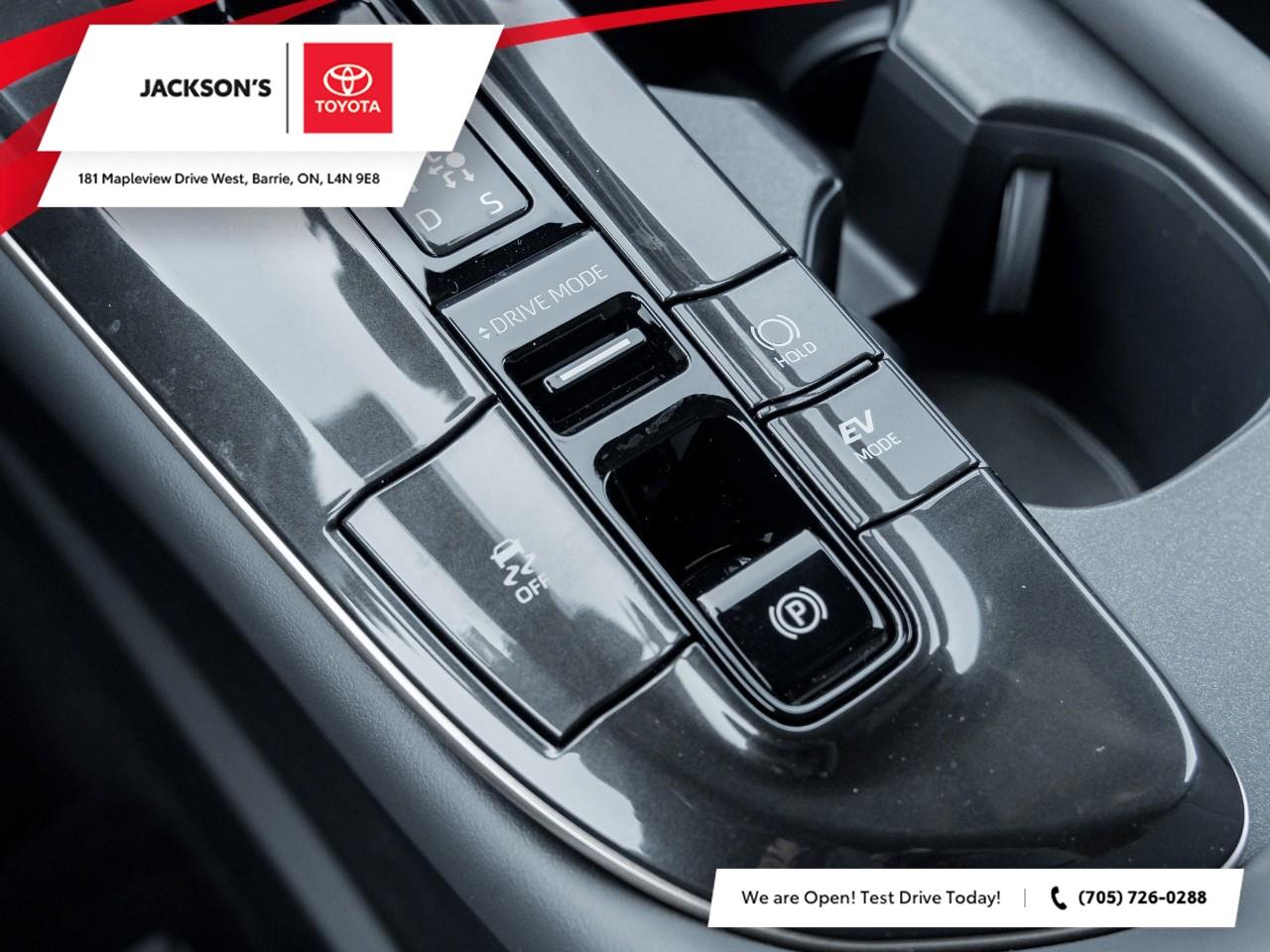 2025 Toyota Crown Signia Limited 4dr All-Wheel Drive Photo