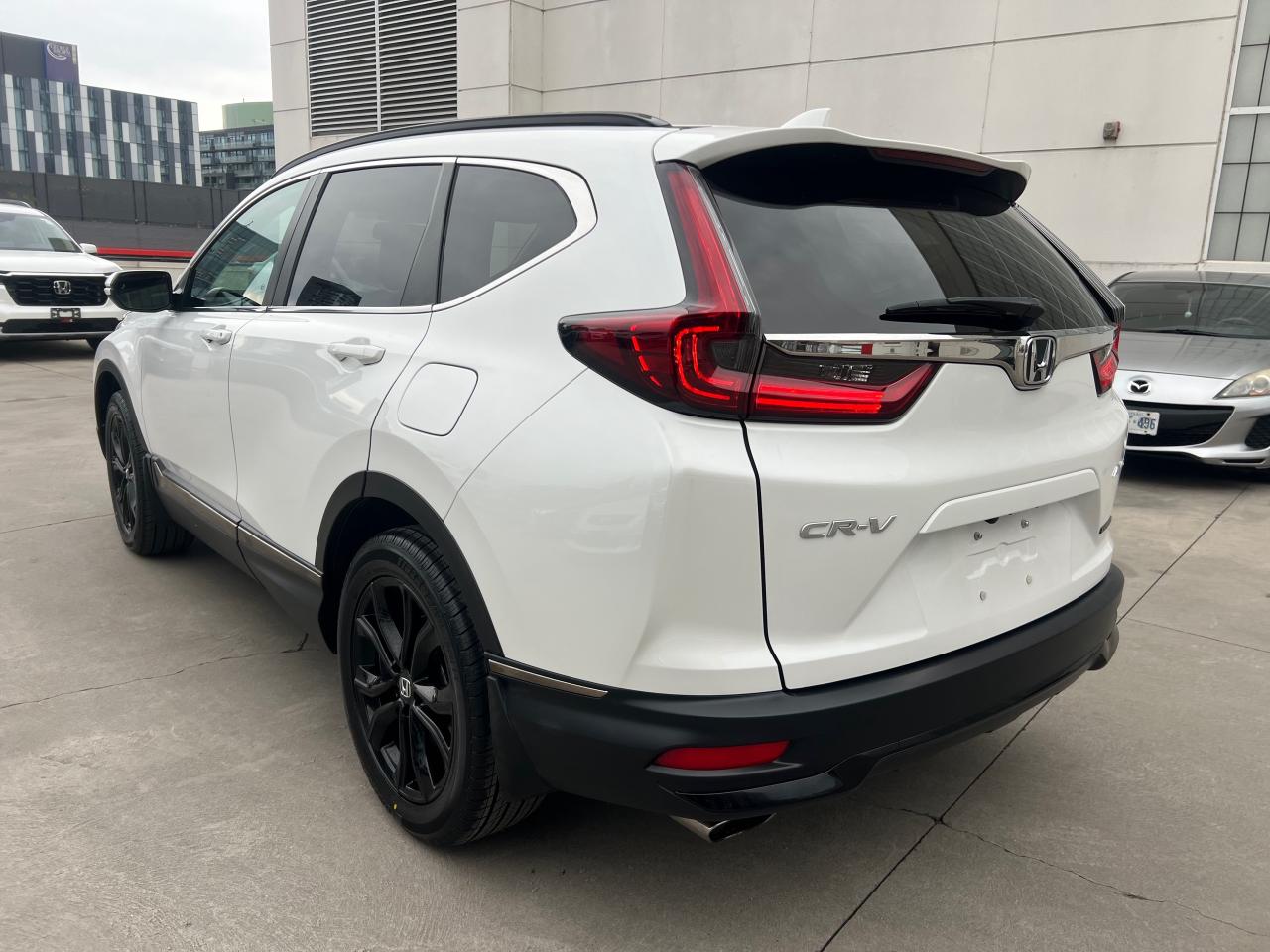 2021 Honda CR-V Black Edition 4dr All-Wheel Drive Photo4