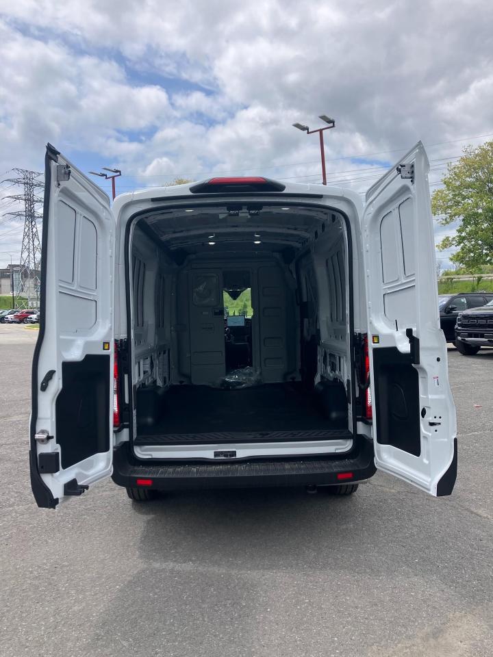 2025 Ford Transit-250 Cargo Base Rear-Wheel Drive Medium Roof Van 148 in. WB Photo