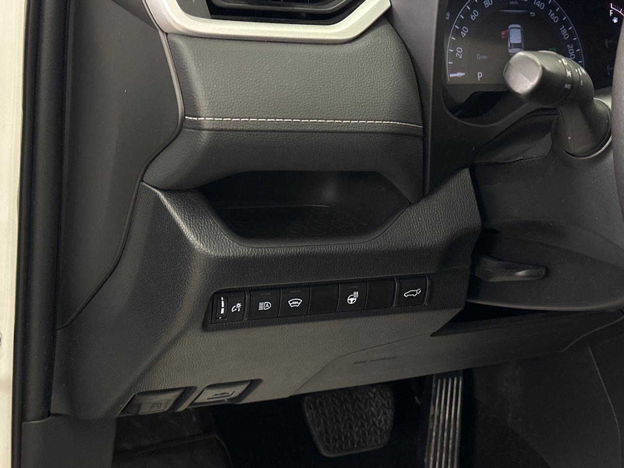 2023 Toyota RAV4 XLE 4dr All-wheel Drive Photo