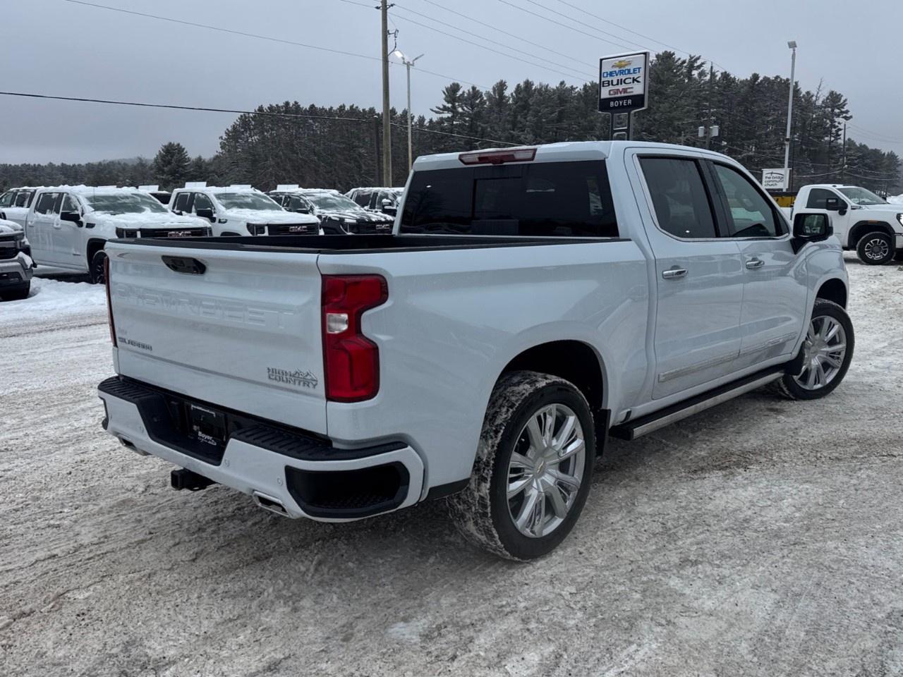 2026 Chevrolet Silverado 1500 Crew Cab Short Box 4-Wheel Drive High Country Photo