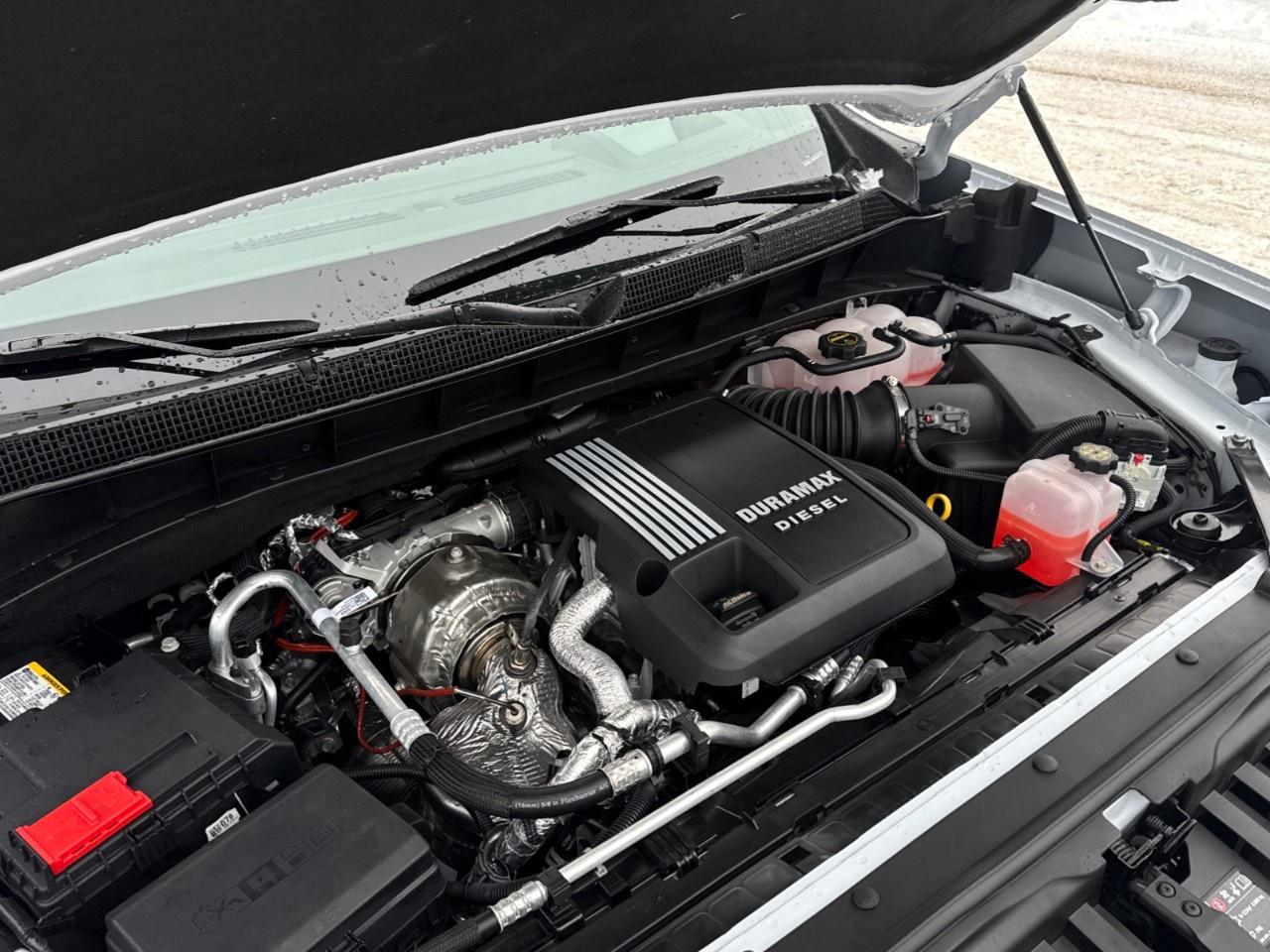 2026 Chevrolet Silverado 1500 Crew Cab Short Box 4-Wheel Drive High Country Photo