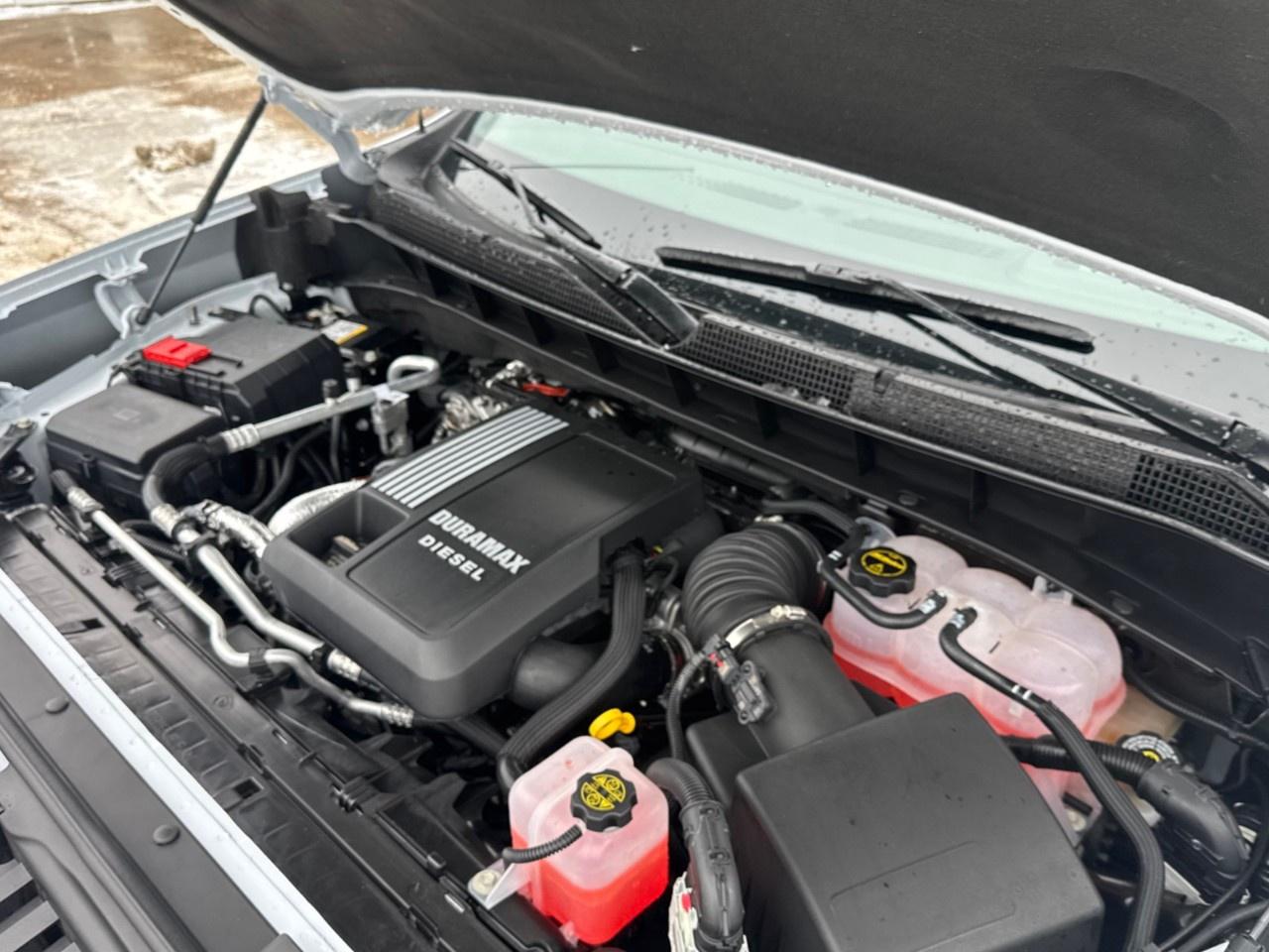 2026 Chevrolet Silverado 1500 Crew Cab Short Box 4-Wheel Drive High Country Photo