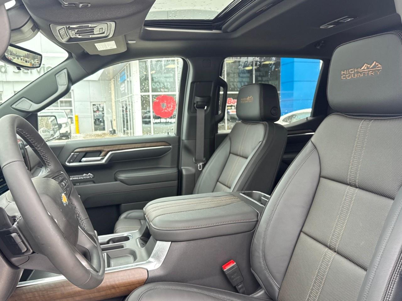 2026 Chevrolet Silverado 1500 Crew Cab Short Box 4-Wheel Drive High Country Photo