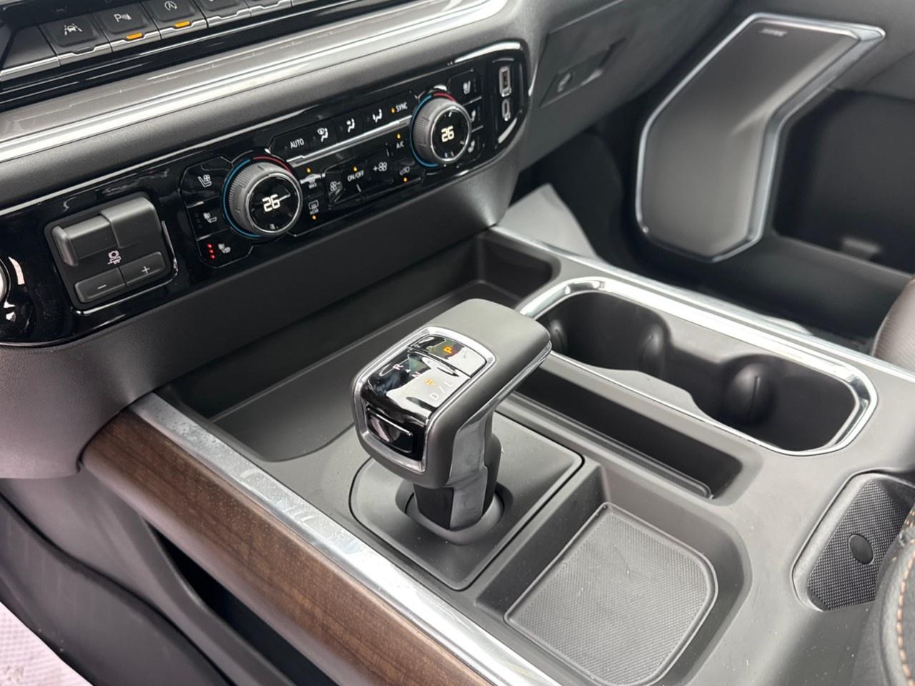 2026 Chevrolet Silverado 1500 Crew Cab Short Box 4-Wheel Drive High Country Photo