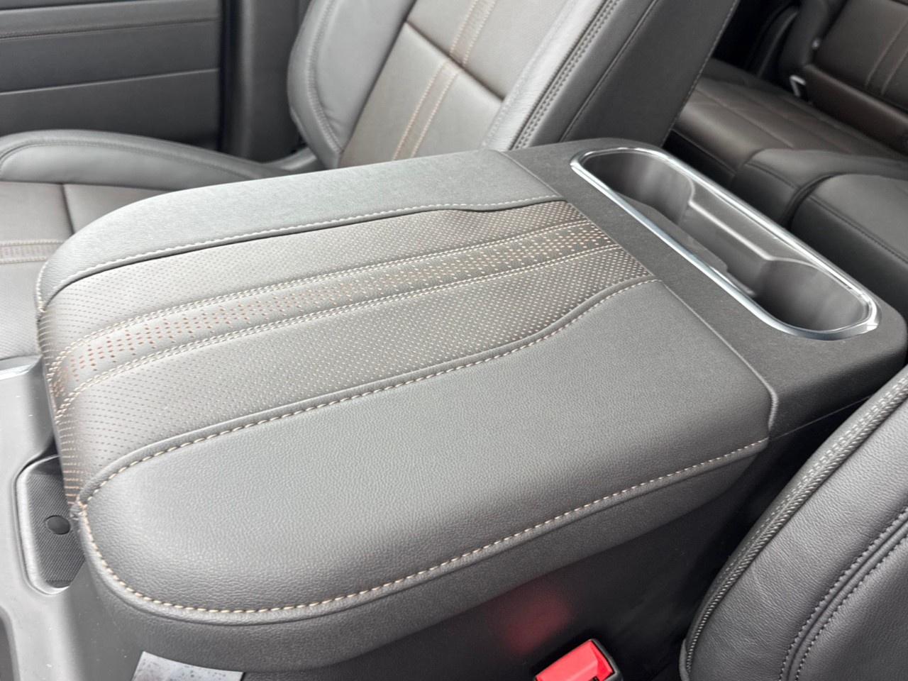 2026 Chevrolet Silverado 1500 Crew Cab Short Box 4-Wheel Drive High Country Photo