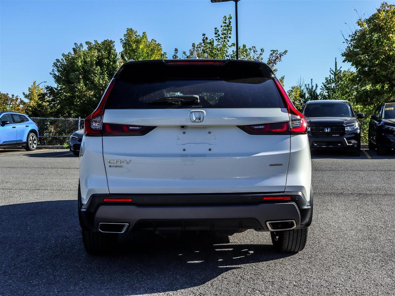 2023 Honda CR-V Hybrid Touring 4dr All-Wheel Drive Photo3