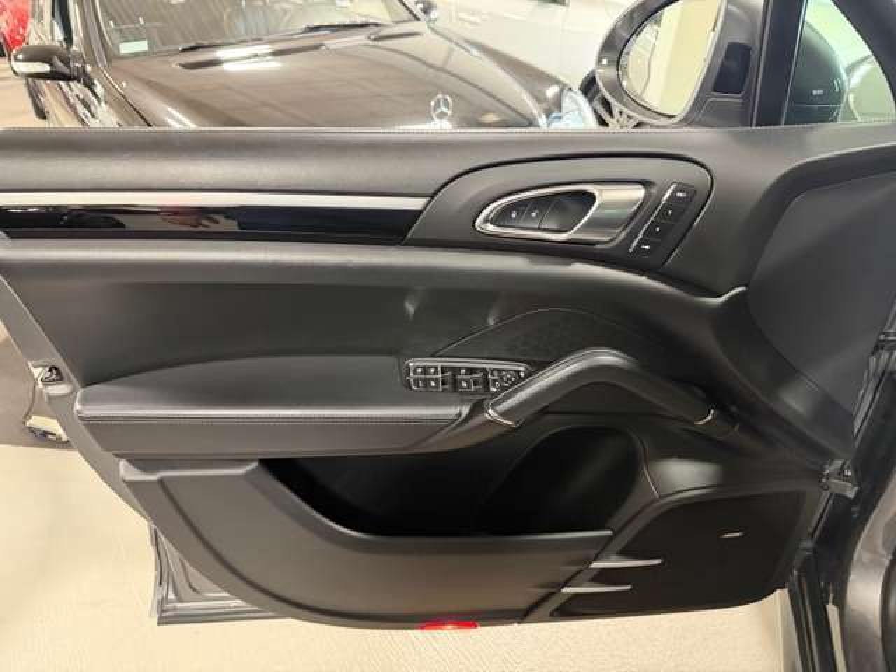 2018 Porsche Cayenne GTS AWD 2 SETS OF RIMS & TIRES 360 CAMERA Photo