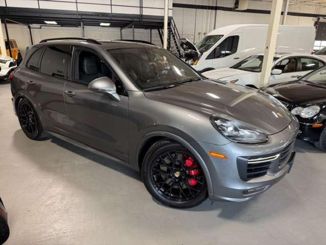 2018 Porsche Cayenne GTS AWD 2 SETS OF RIMS & TIRES 360 CAMERA Photo4