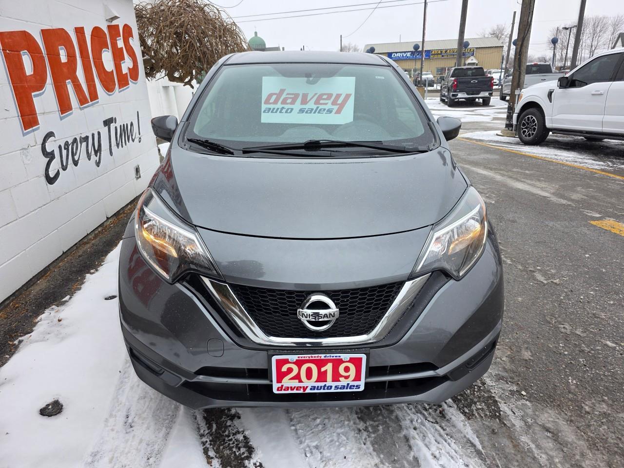 2019 Nissan Versa Note SV (CVT) 4dr Hatchback Photo