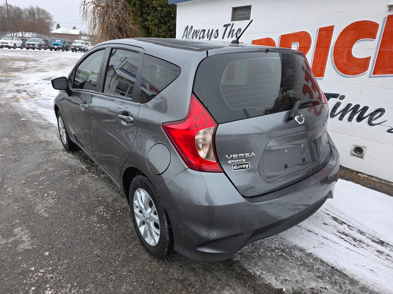 2019 Nissan Versa Note SV (CVT) 4dr Hatchback Photo
