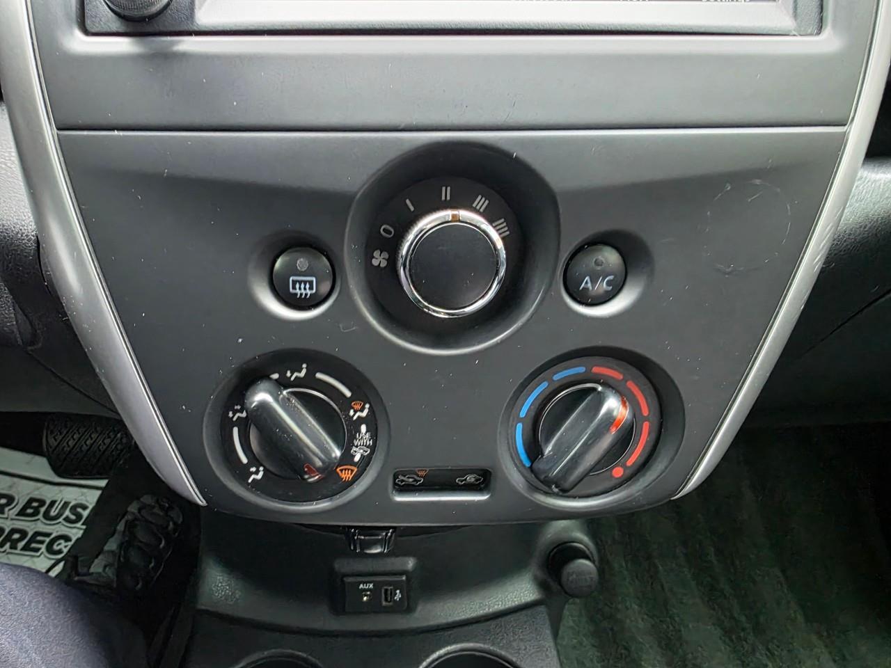 2019 Nissan Versa Note SV (CVT) 4dr Hatchback Photo