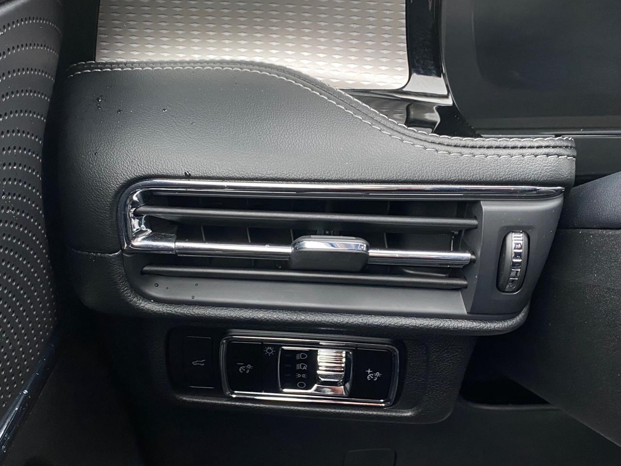 2023 Lincoln Corsair Reserve 4dr All-Wheel Drive Photo