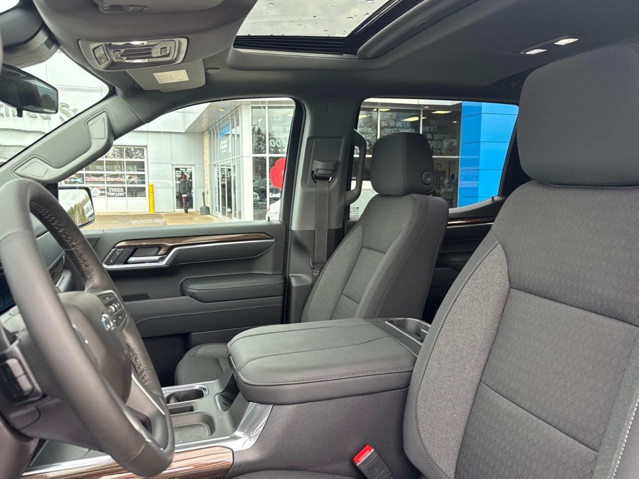 2026 Chevrolet Silverado 1500 Crew Cab Short Box 4-Wheel Drive LT Trail Boss Photo