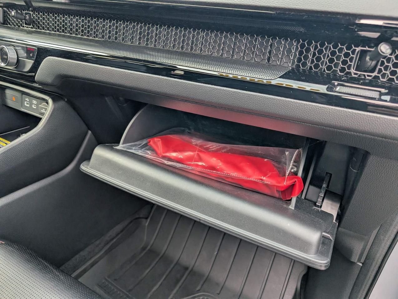 2024 Honda CR-V Hybrid Touring 4dr All-Wheel Drive Photo