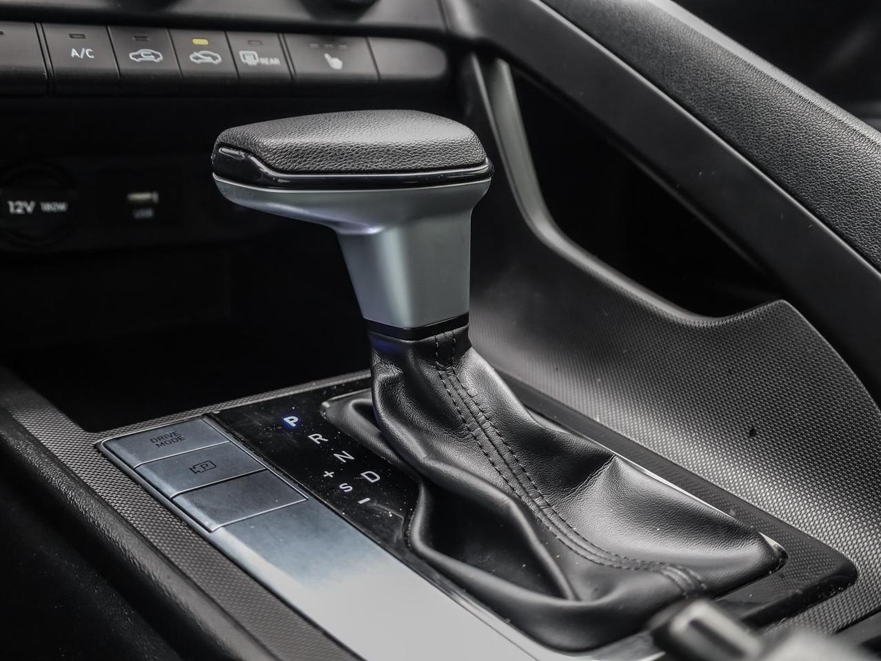 2022 Hyundai Elantra  Photo