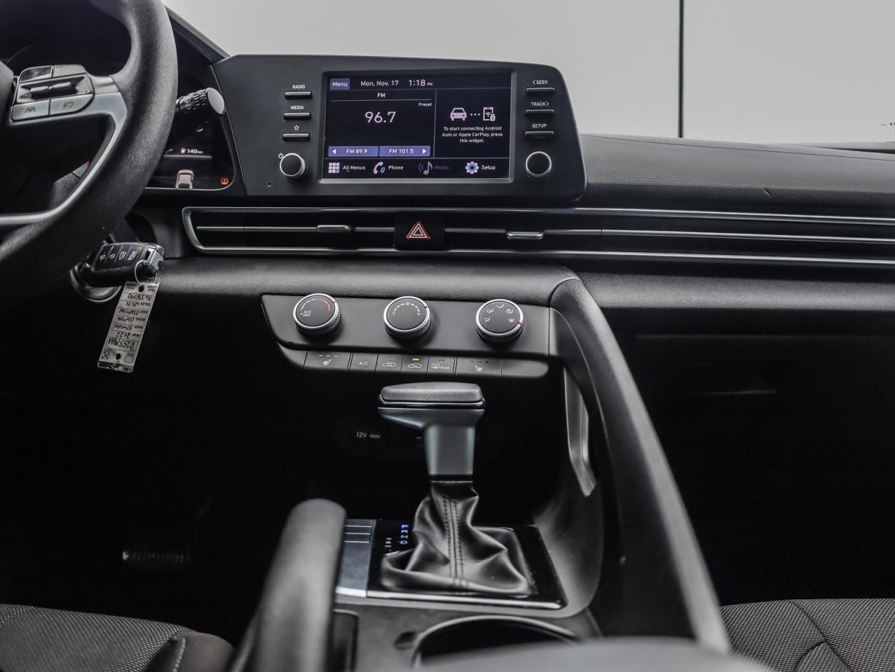 2022 Hyundai Elantra  Photo