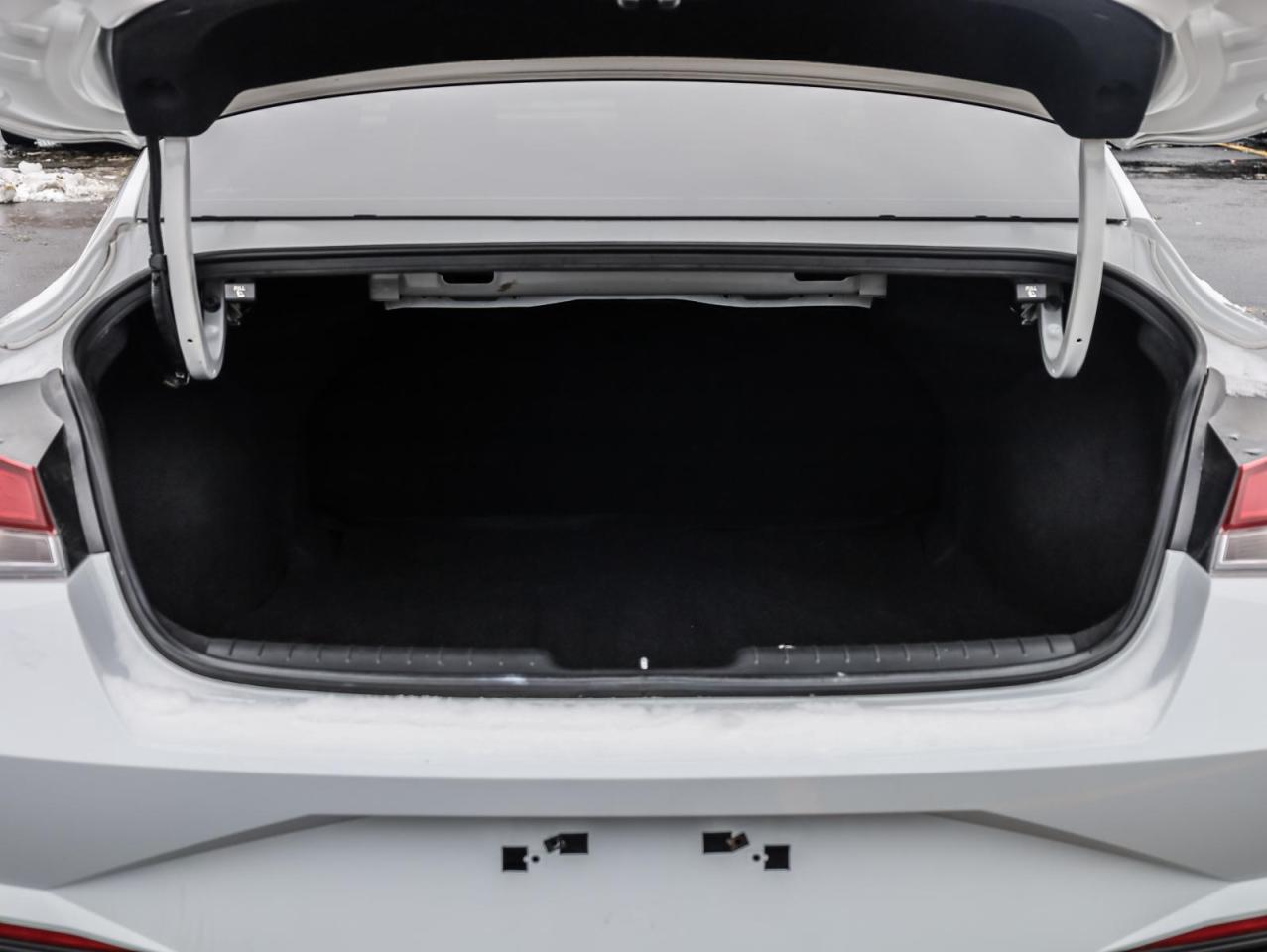 2022 Hyundai Elantra  Photo