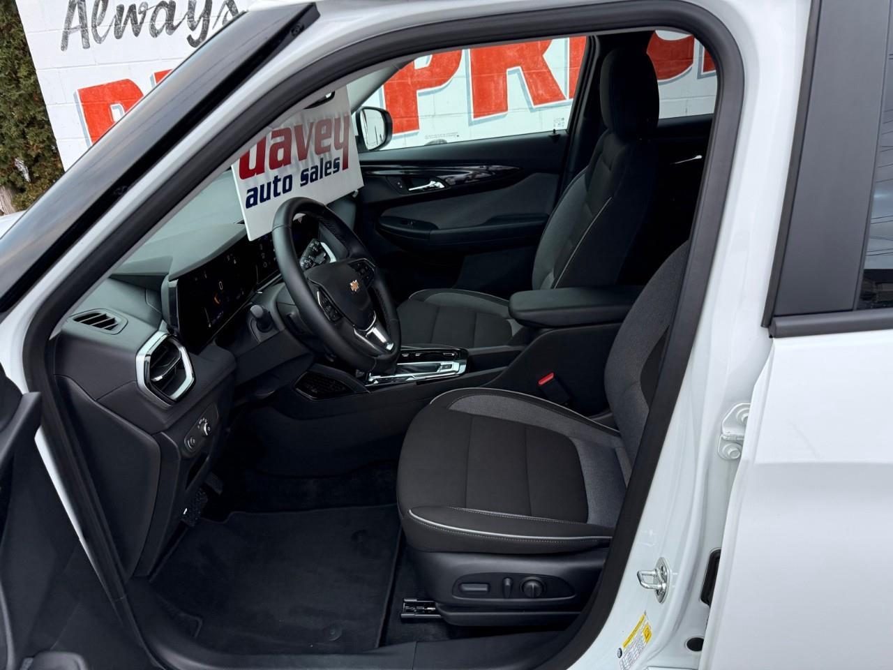 2025 Chevrolet TrailBlazer LT 4dr All-Wheel Drive Photo