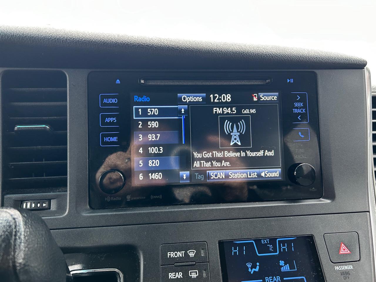 2017 Toyota Sienna LE 8 Passenger 4dr Front-wheel Drive Passenger Van Photo