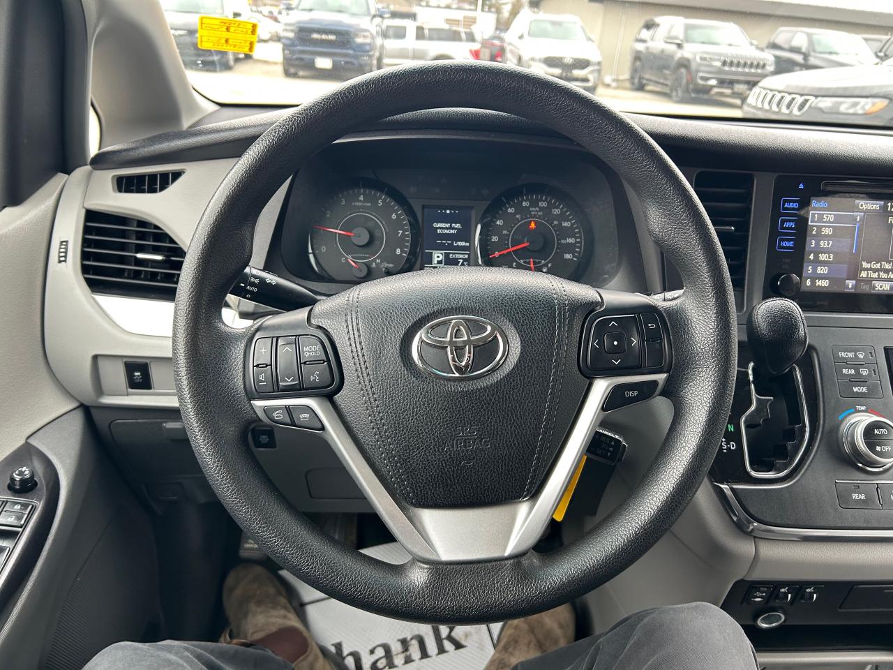 2017 Toyota Sienna LE 8 Passenger 4dr Front-wheel Drive Passenger Van Photo