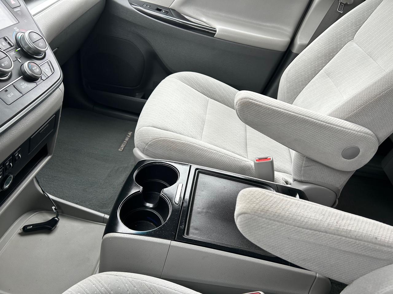 2017 Toyota Sienna LE 8 Passenger 4dr Front-wheel Drive Passenger Van Photo