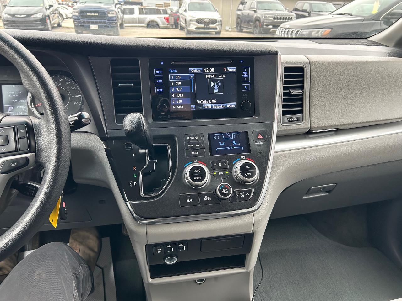 2017 Toyota Sienna LE 8 Passenger 4dr Front-wheel Drive Passenger Van Photo