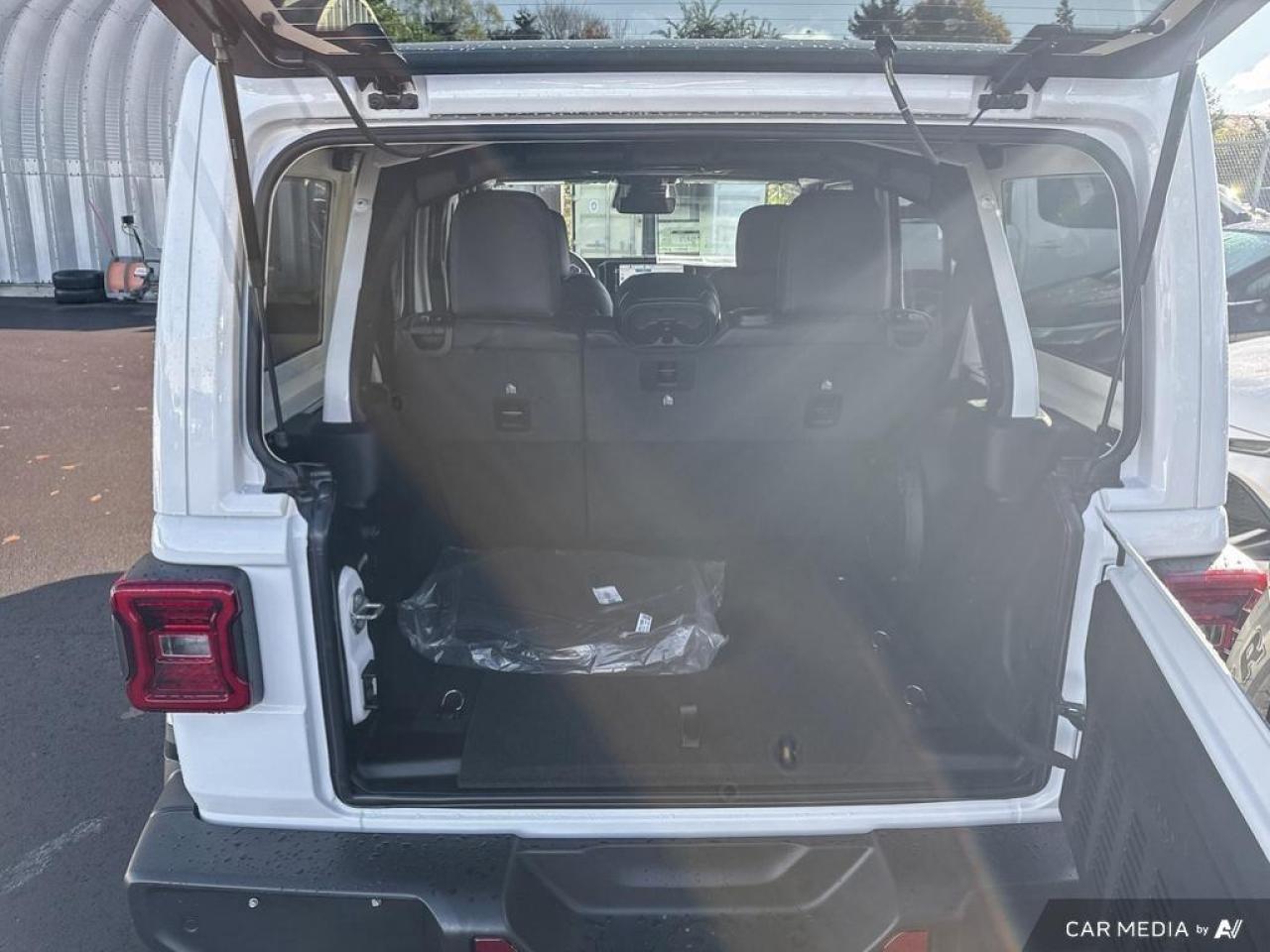 2026 Jeep Wrangler SAHARA 4DR 4X4 Photo