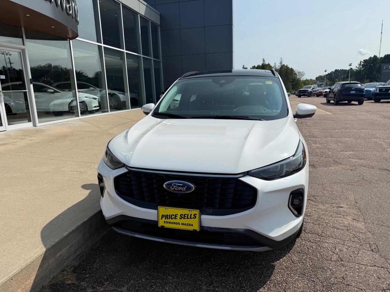 2023 Ford Escape Platinum 4dr All-Wheel Drive Photo