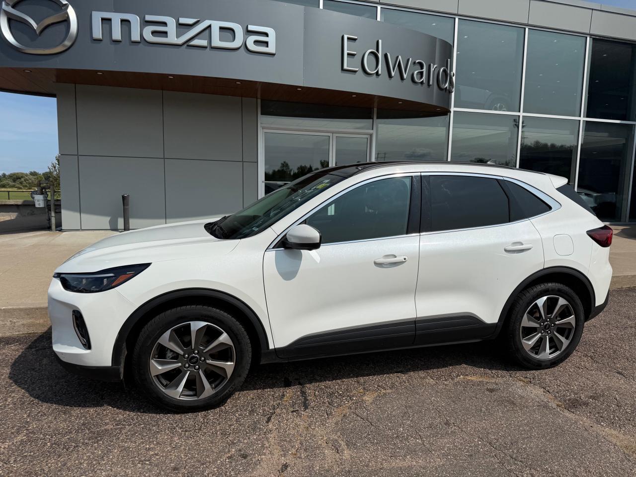 2023 Ford Escape Platinum 4dr All-Wheel Drive Photo