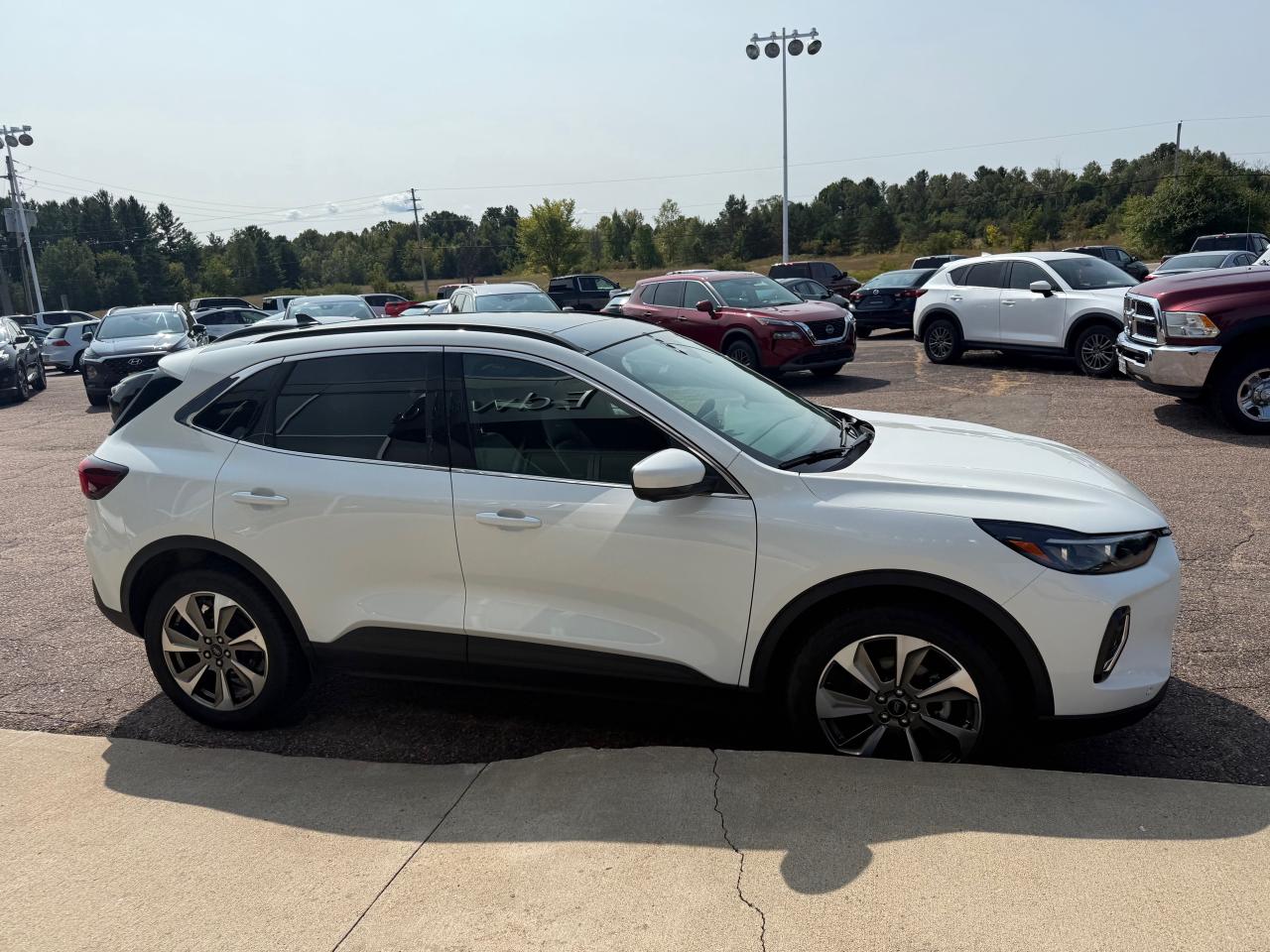 2023 Ford Escape Platinum 4dr All-Wheel Drive Photo