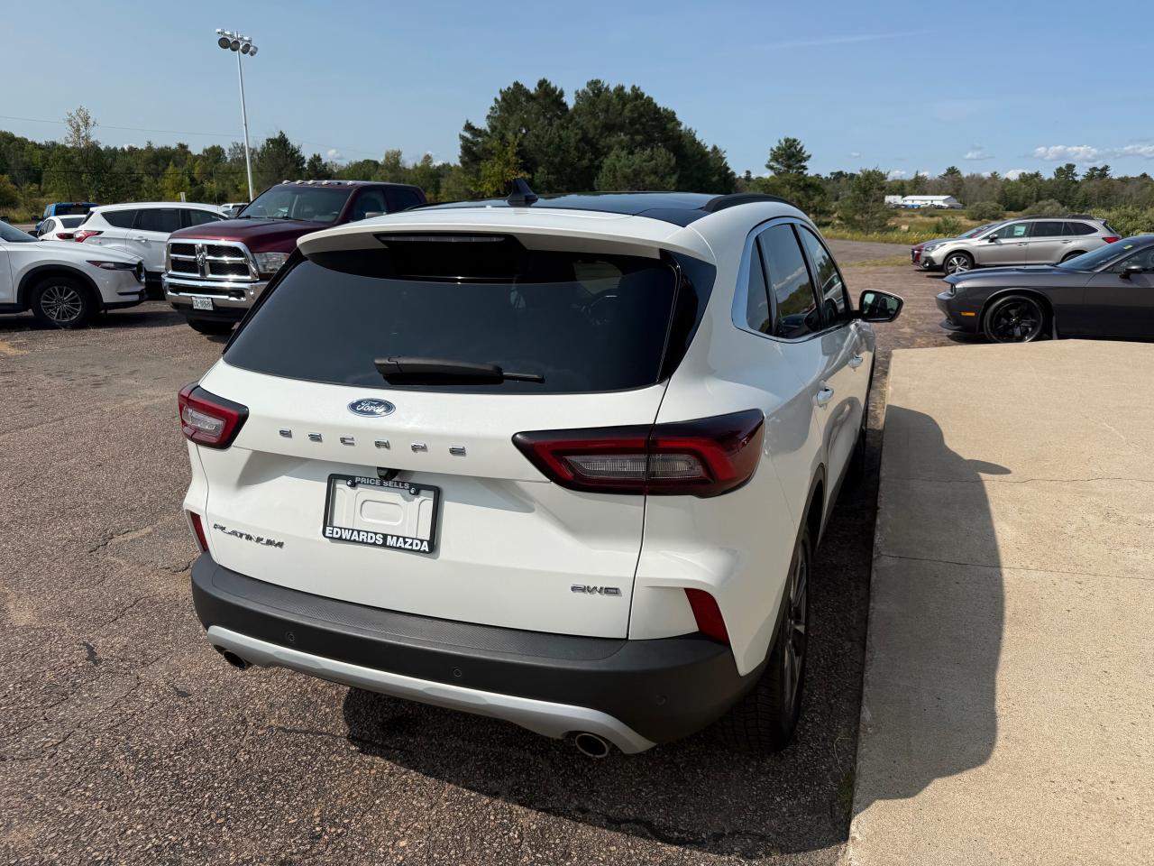 2023 Ford Escape Platinum 4dr All-Wheel Drive Photo
