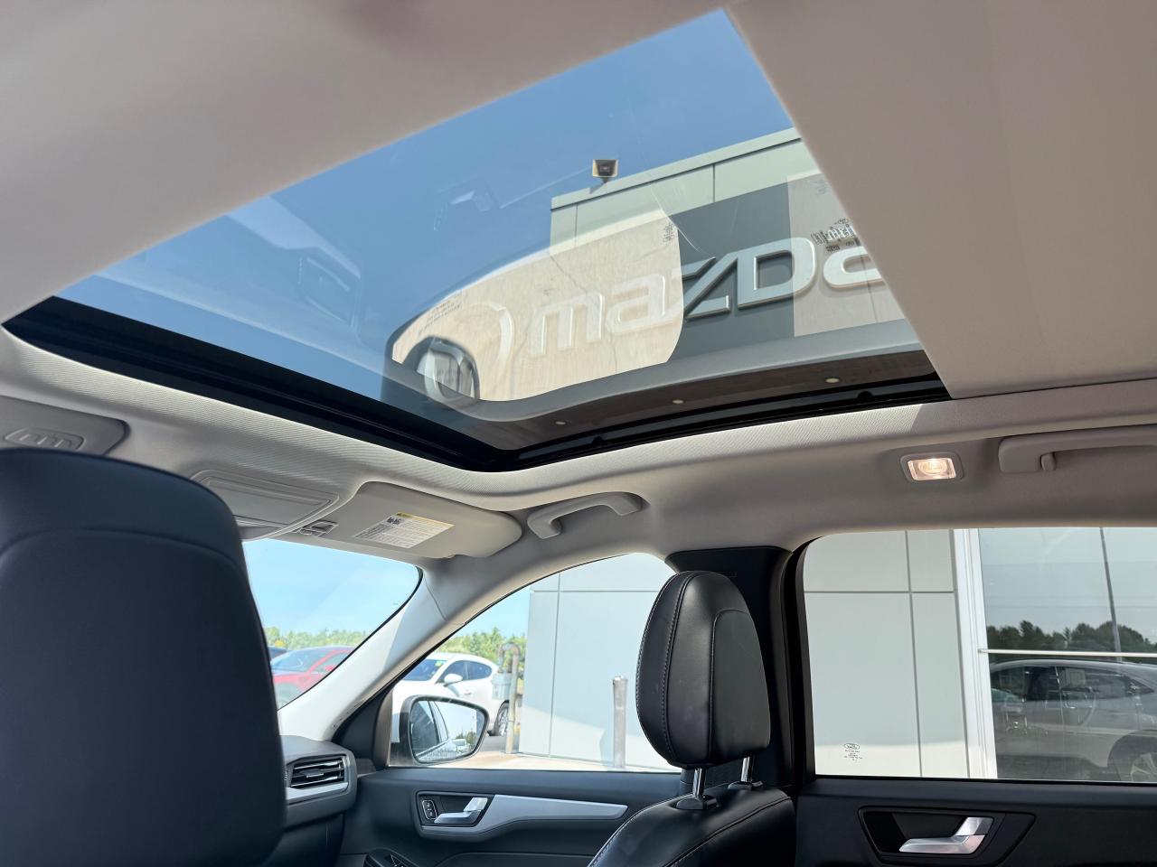 2023 Ford Escape Platinum 4dr All-Wheel Drive Photo